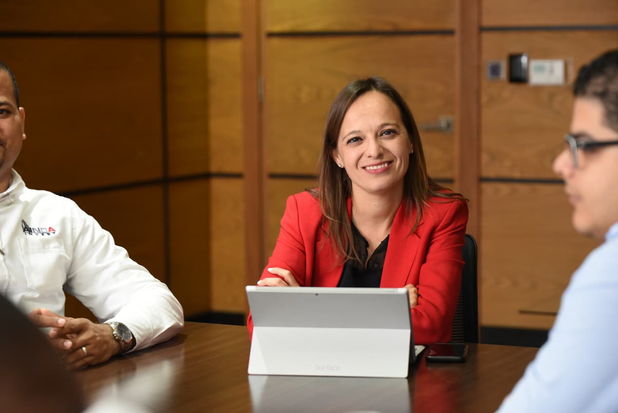 Equipo Ainda Invest en reunión